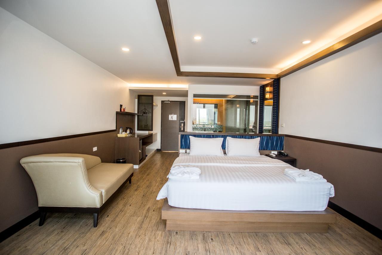 Blu Hotel Nakhon Phanom Extérieur photo